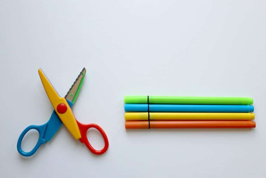 colour pencils gfc1990287 1920 1024x683 - Romeo & Julius am 29.04.2022: Menschenkette